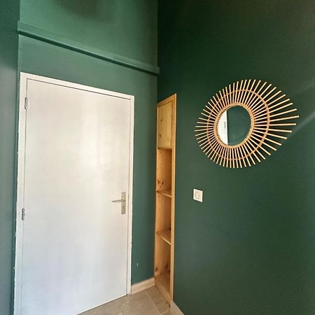 Appartement Avec Vue Sur L Eglise Des Saintes מראה חיצוני תמונה