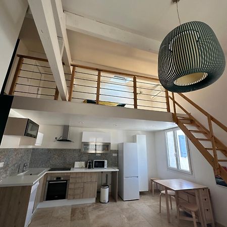Appartement Avec Vue Sur L Eglise Des Saintes מראה חיצוני תמונה
