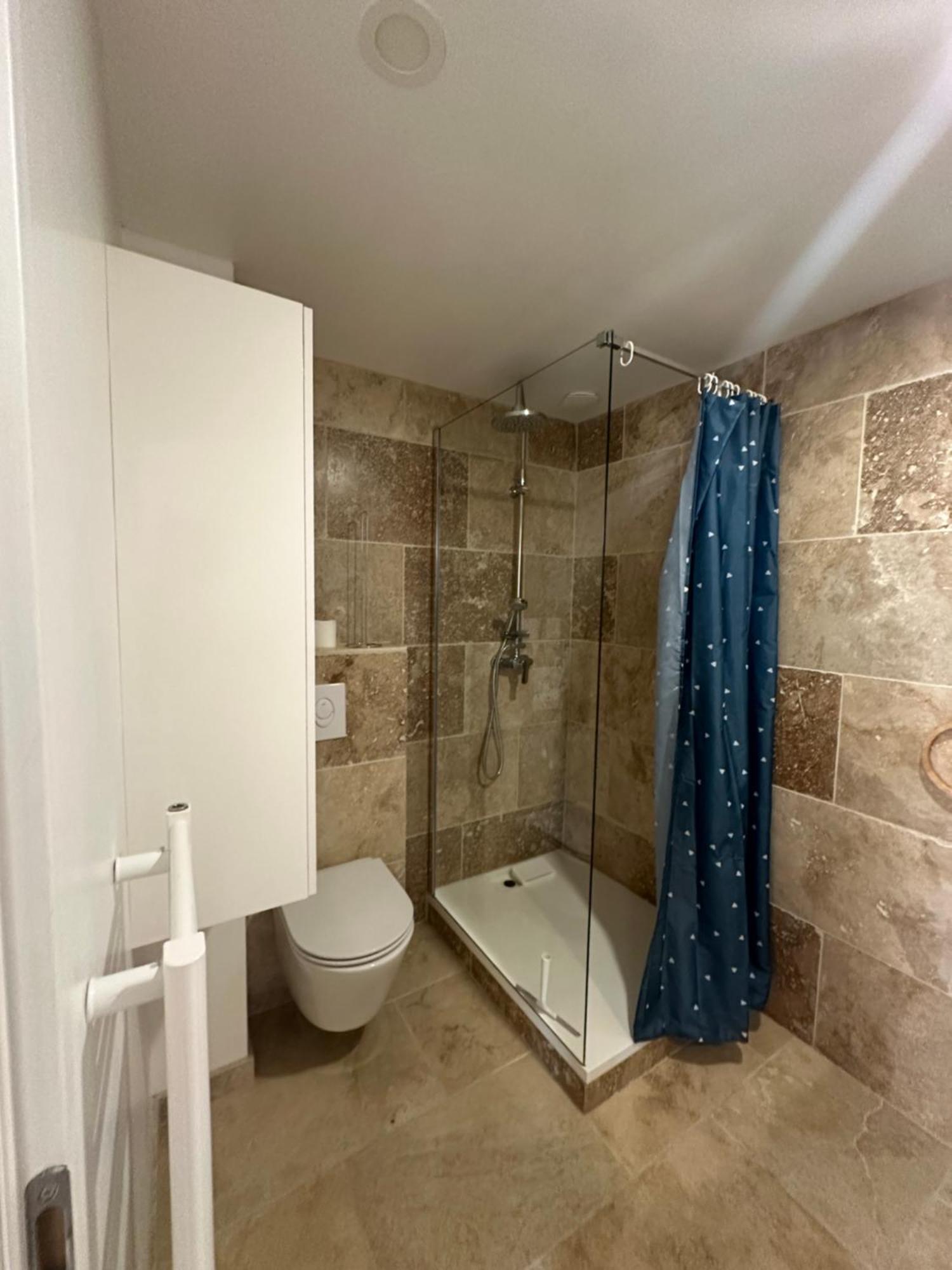 Appartement Avec Vue Sur L Eglise Des Saintes מראה חיצוני תמונה