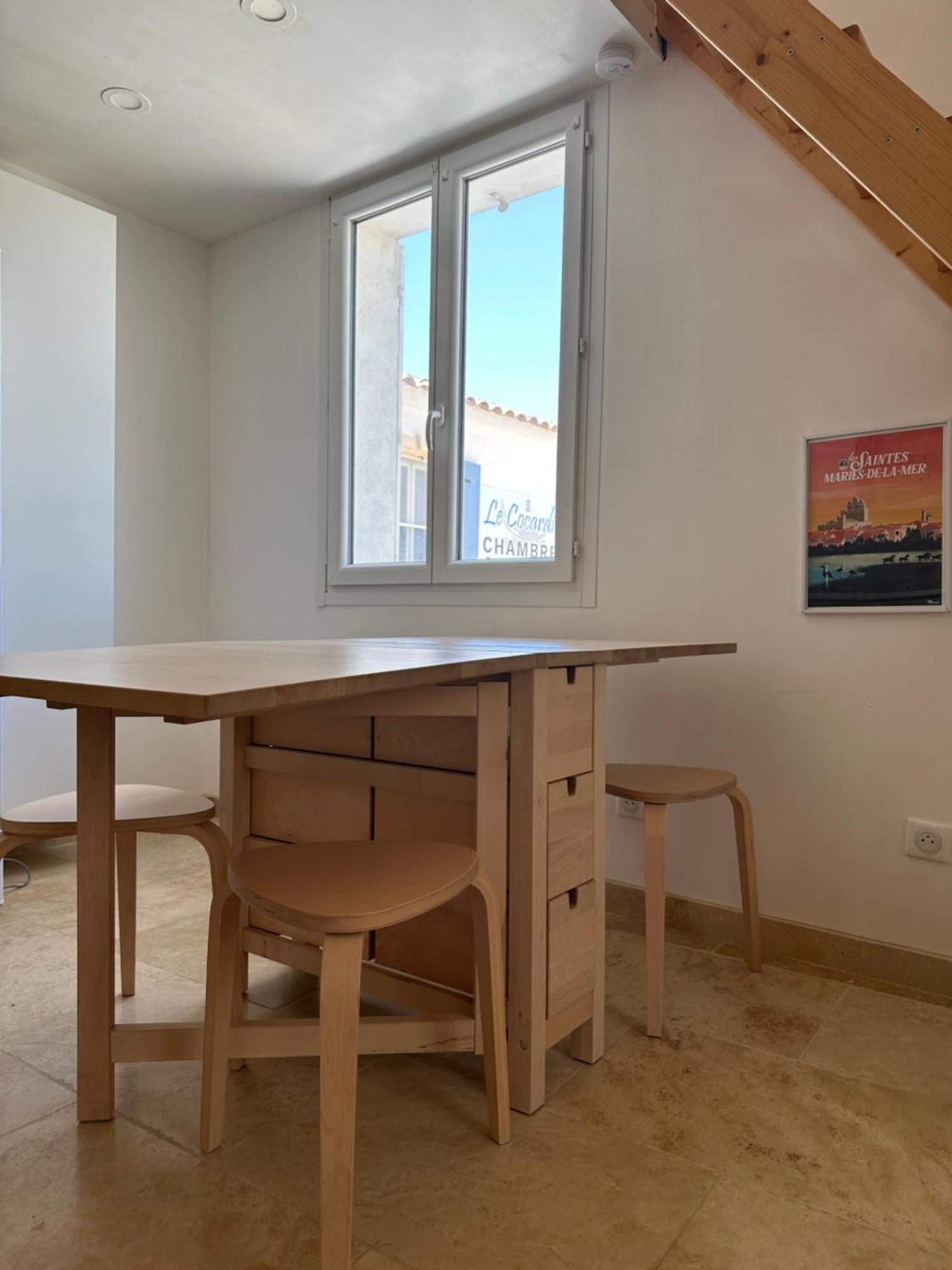 Appartement Avec Vue Sur L Eglise Des Saintes מראה חיצוני תמונה