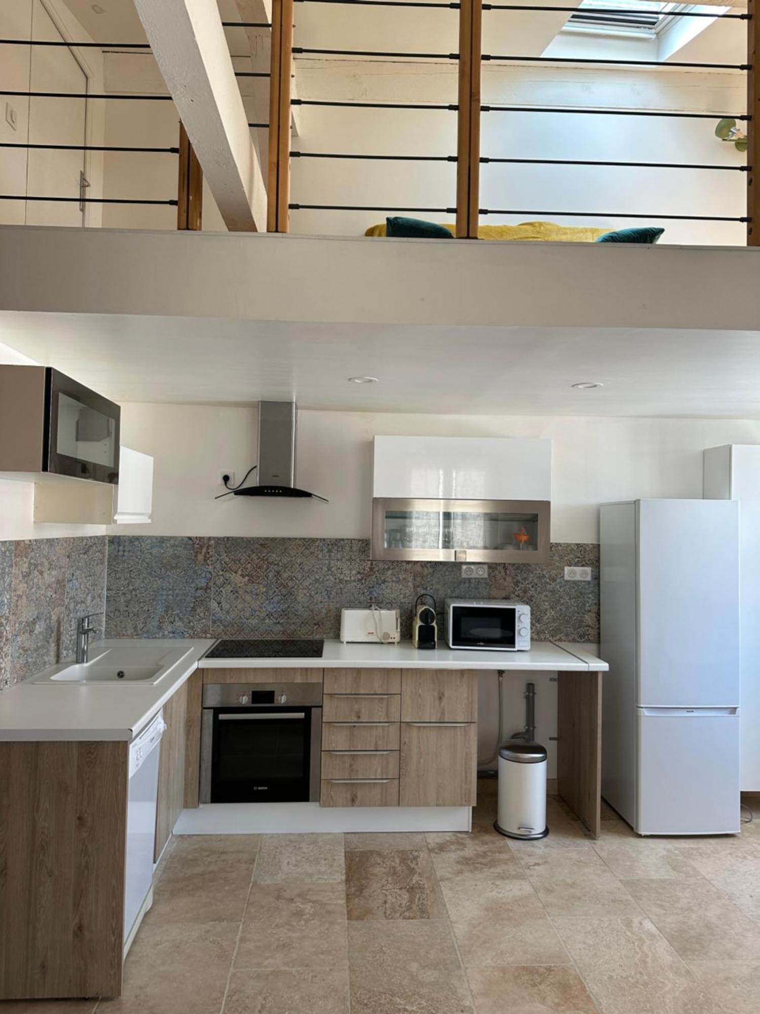 Appartement Avec Vue Sur L Eglise Des Saintes מראה חיצוני תמונה
