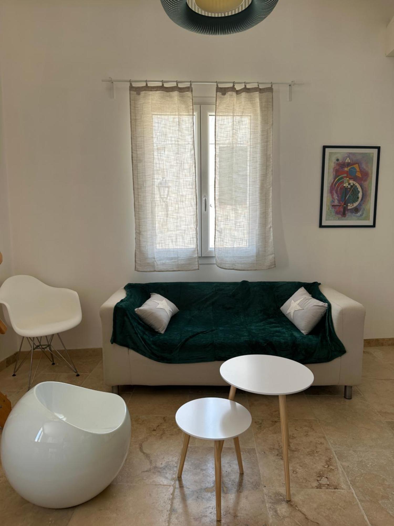 Appartement Avec Vue Sur L Eglise Des Saintes מראה חיצוני תמונה